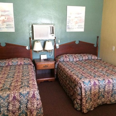 Travelers Inn Okeechobee Esterno foto