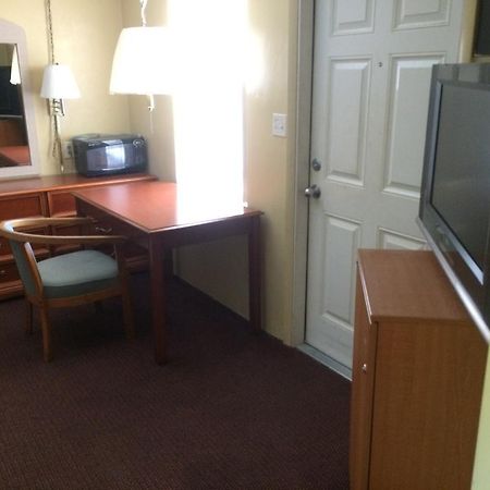 Travelers Inn Okeechobee Esterno foto